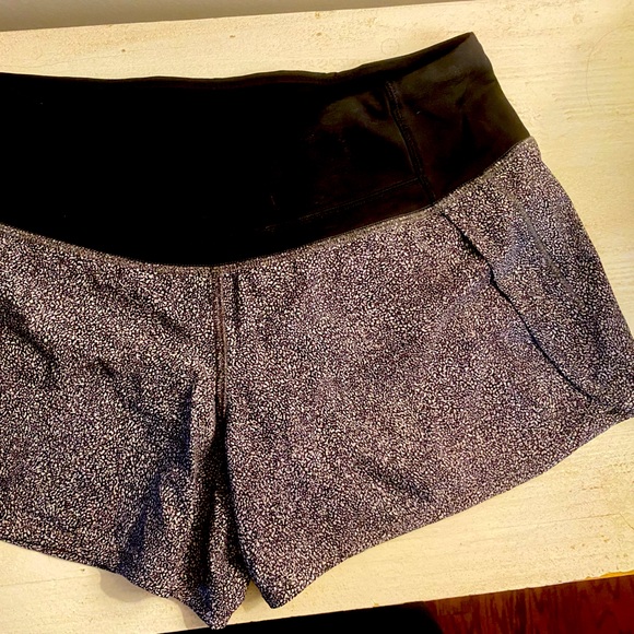 Lululemon shorts size 4 black, gray, white - Picture 1 of 6